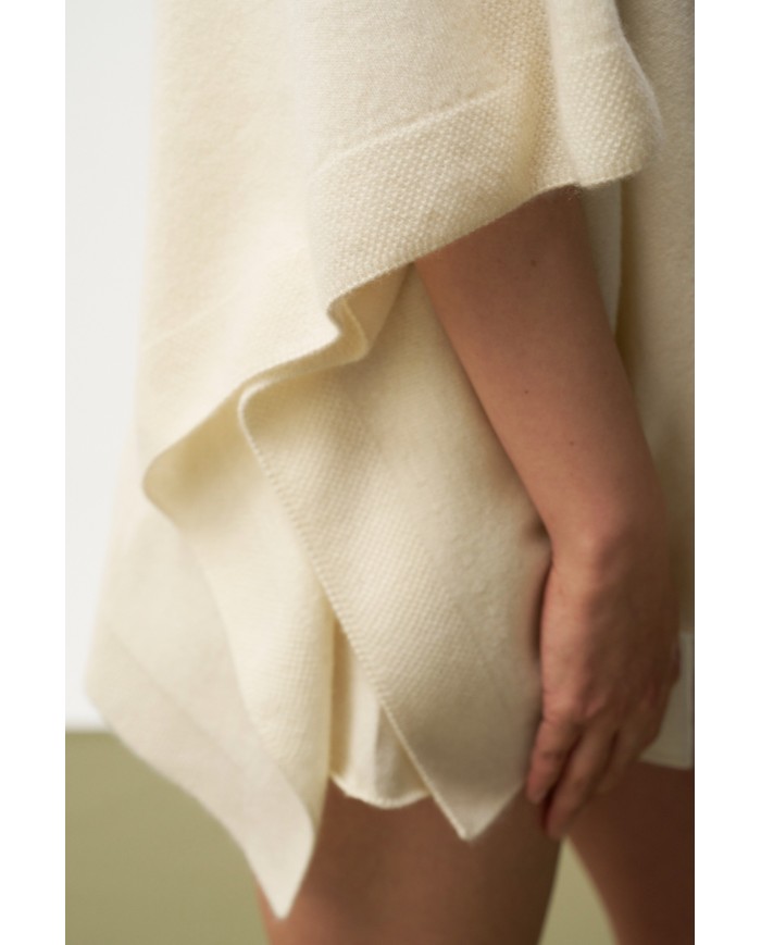 MONGOLIAN CASHMERE  WHITE PONCHO